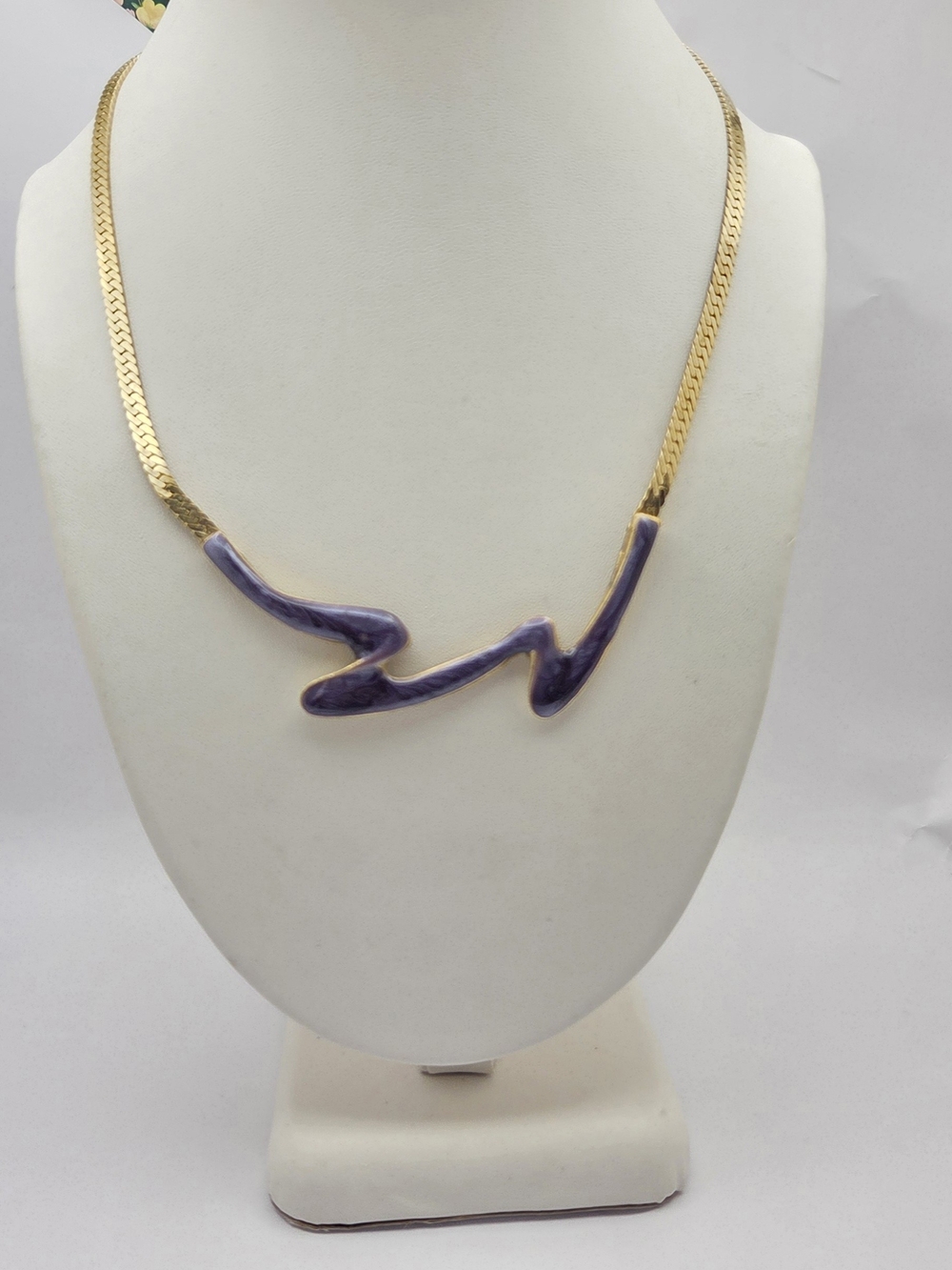 Vintage 80s Abstract Swirl Enamel Gold Tone Herringbone Chain Necklace 17"